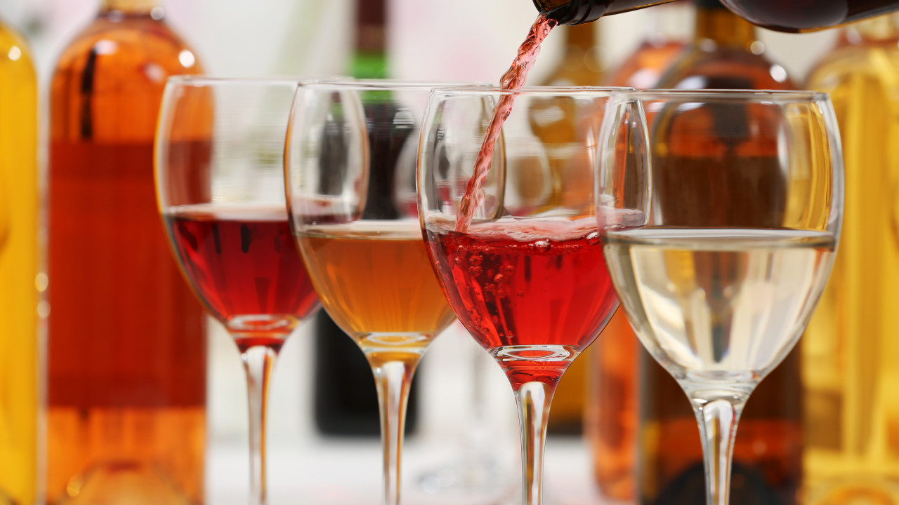 Quantos copos de vinhos consegue provar em cinco horas?