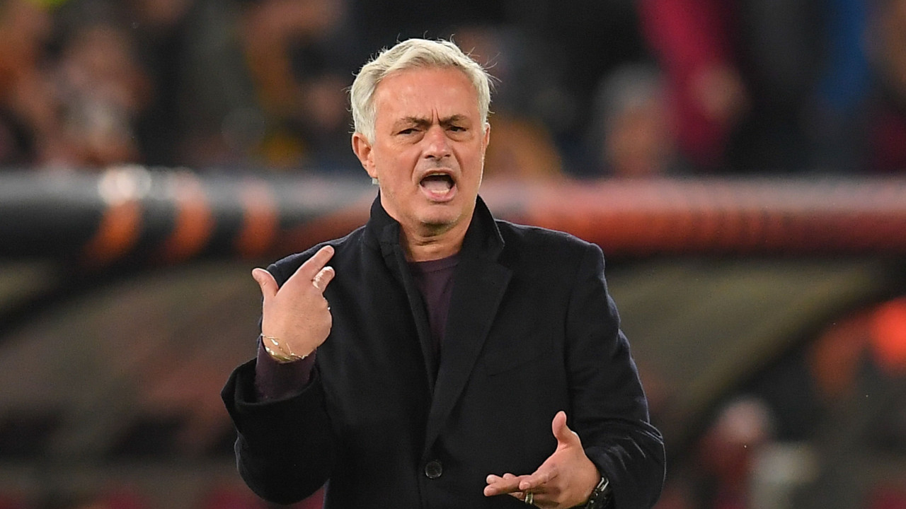 Derrotou Mourinho... mas não o bom humor: "Faz o que cara*** quiseres"