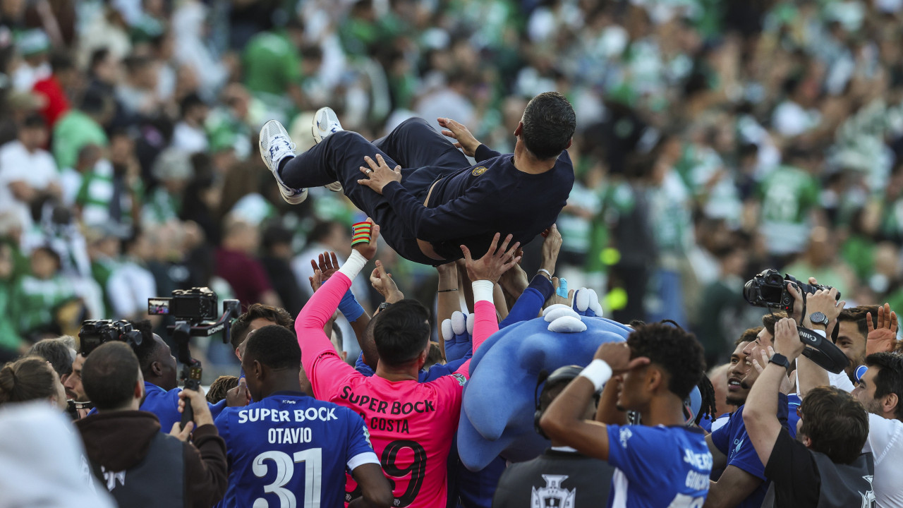 Sérgio Conceição elogia adeptos: &quot;Nós, os restantes, somos opções&quot;