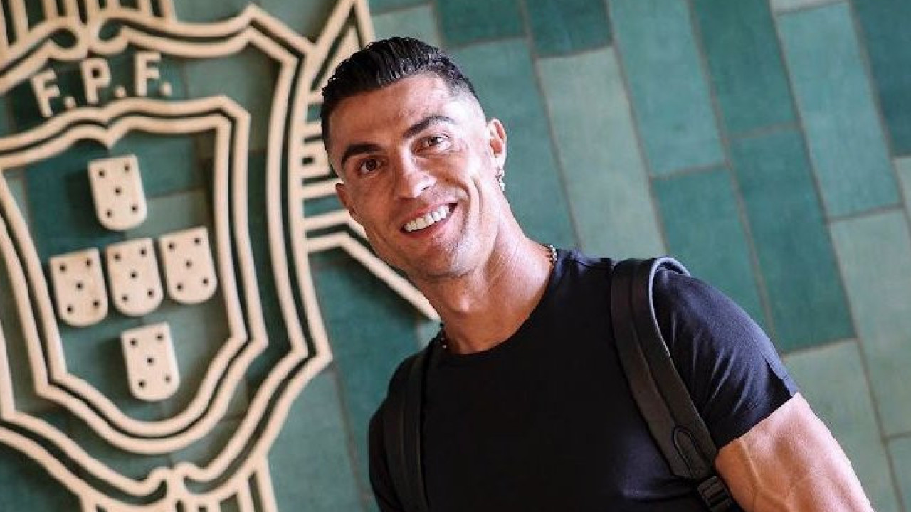 Cristiano Ronaldo e Rúben Neves já chegaram à Cidade do Futebol