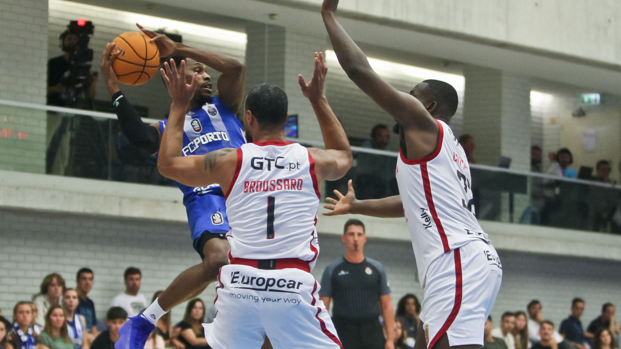 Benfica bate FC Porto e sagra-se tricampeão de basquetebol