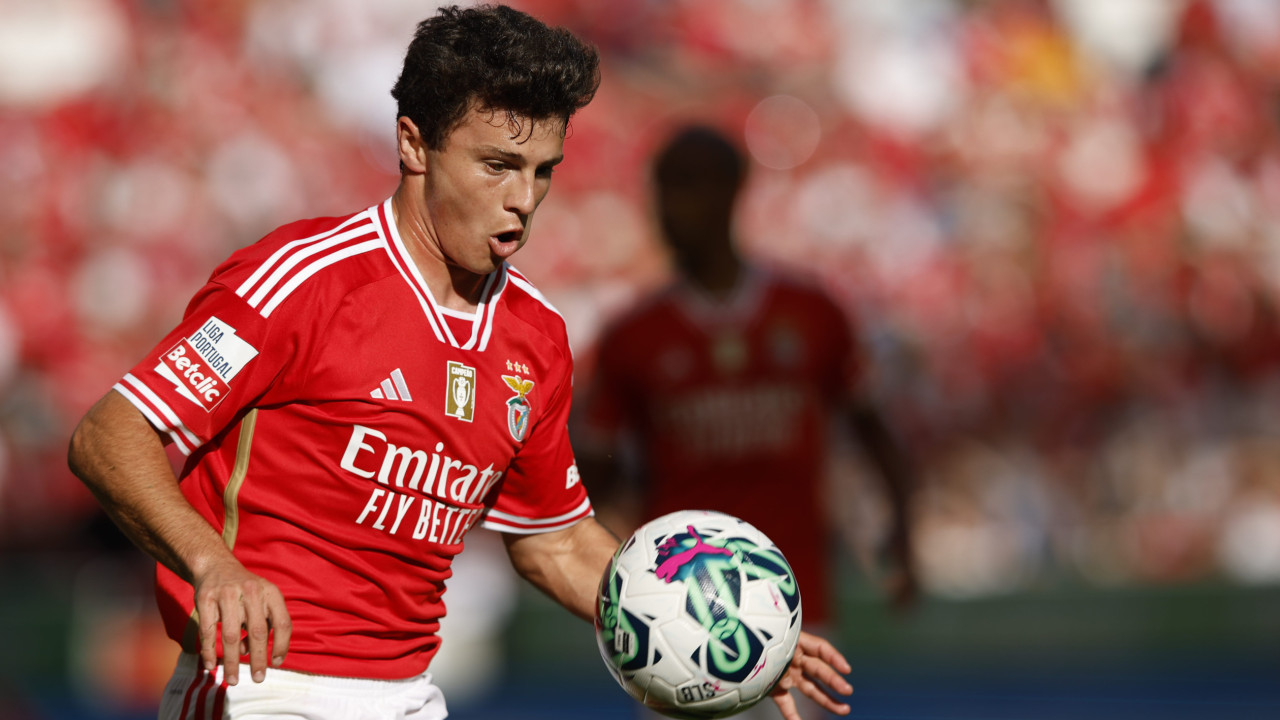 João Neves agrada ao PSG mas não é o único. Benfica irredutível