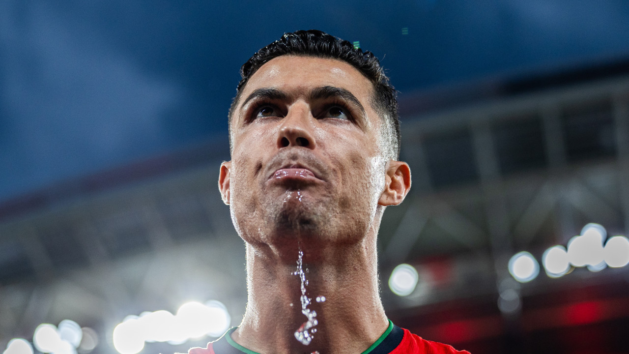 Cristiano Ronaldo arrasado logo no arranque do Euro: &quot;Já não é ele...&quot;