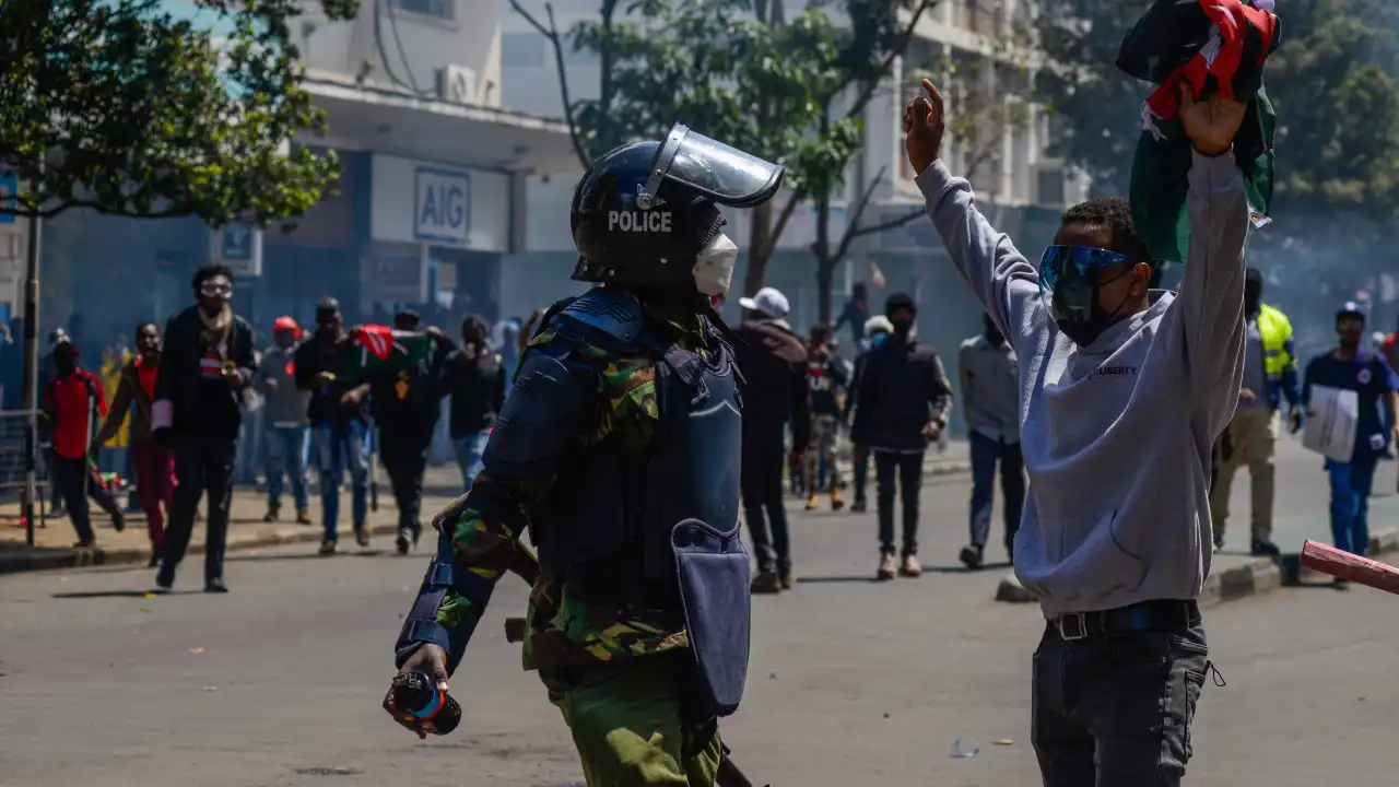 Polícia queniana usou força excessiva para combater protestos juvenis