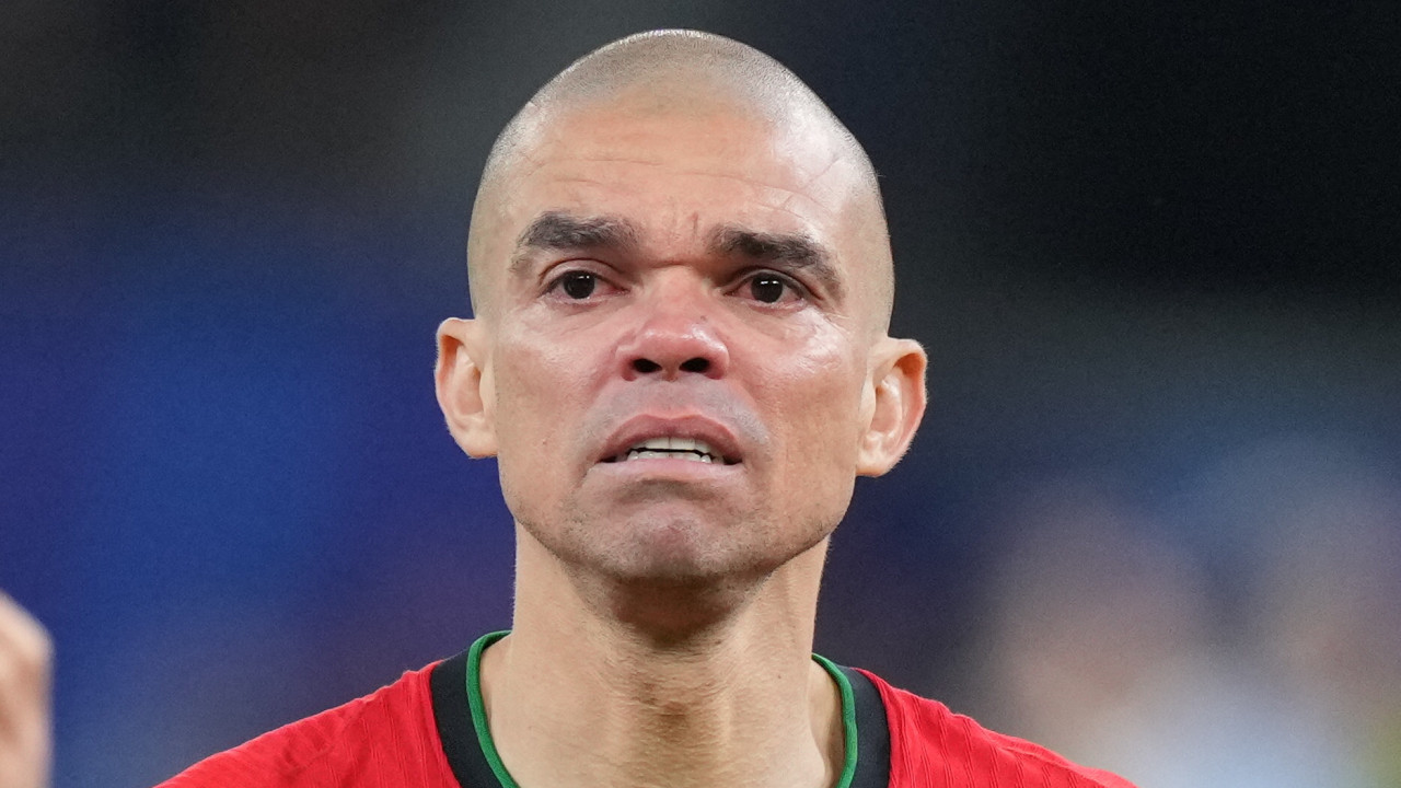 Pepe agrade à &quot;nação valente&quot; e diz: &quot;Os sonhos não terminam&quot;