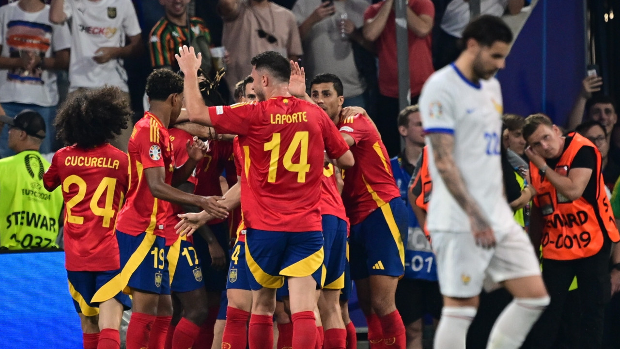 Olés 'tombam' França e 'vingam' Portugal. Espanha na final do Euro'2024