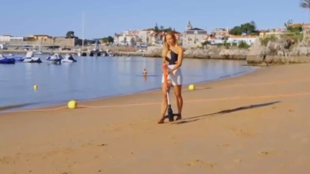 Estoril foi literalmente à praia para apresentar a nova camisola