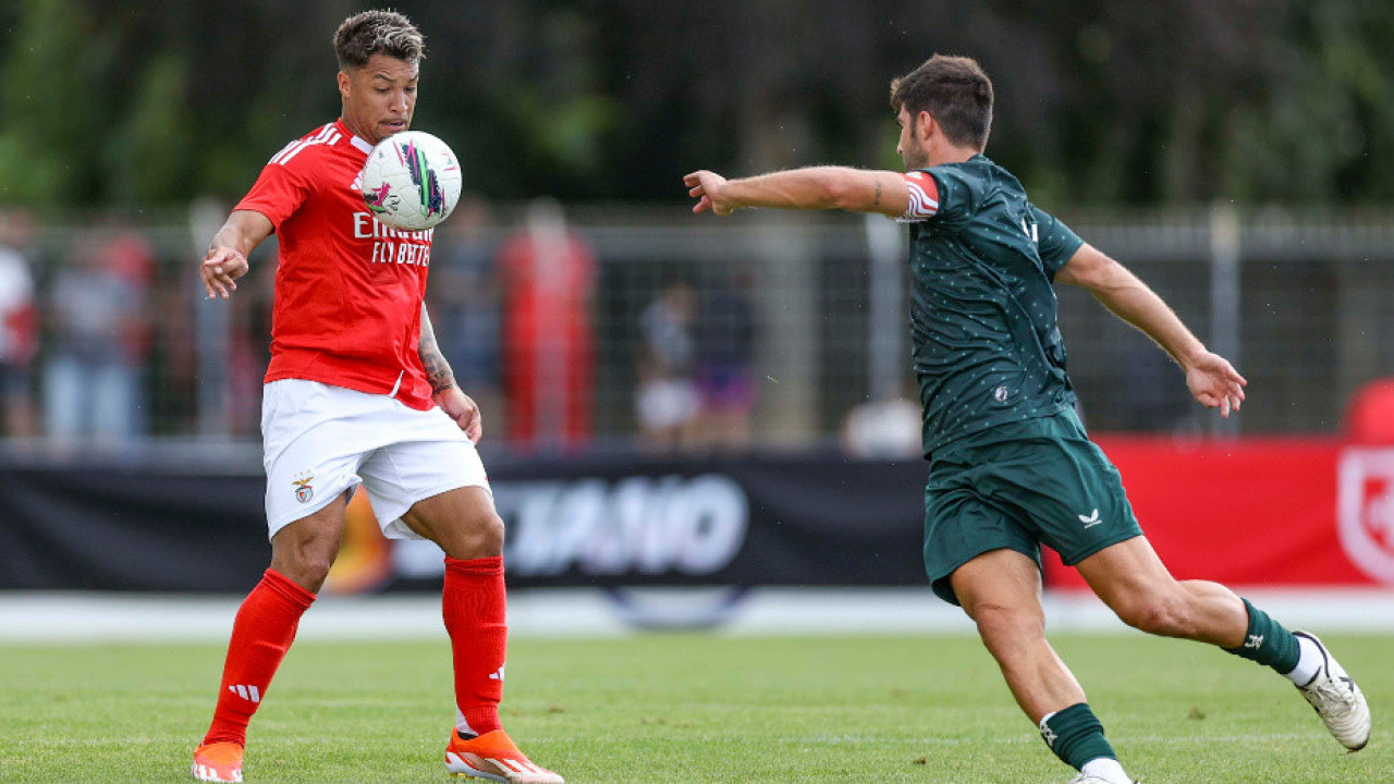 'Chapelada' de Arthur Cabral lança Benfica para o regresso às vitórias