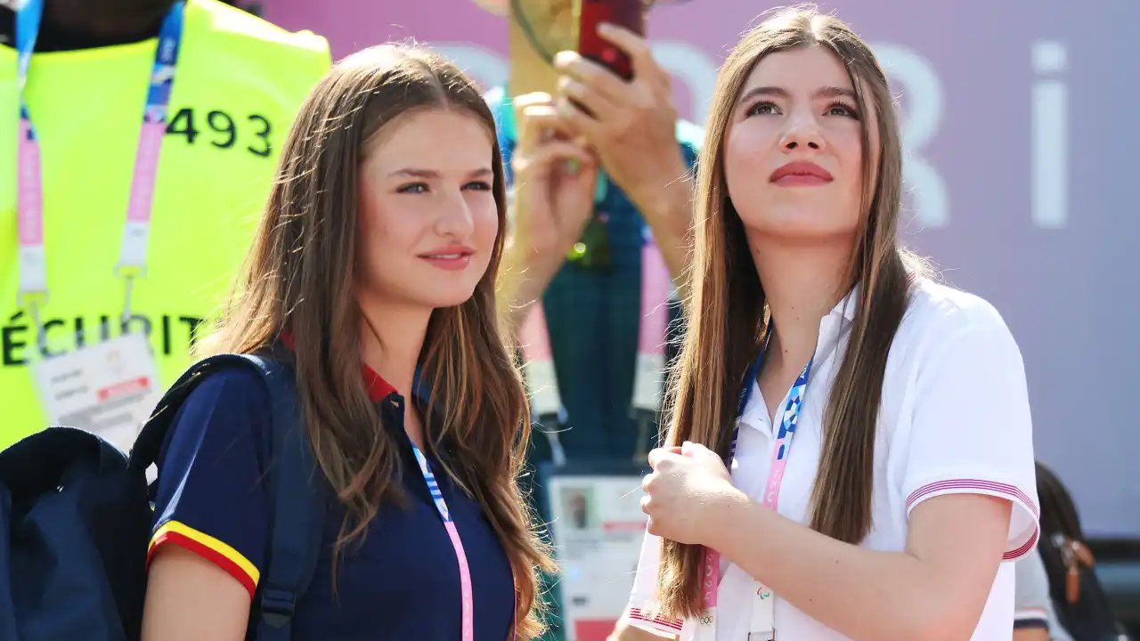 Princesa Leonor e infanta Sofía em Espanha para 'evento do ano'