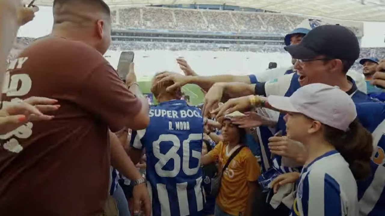 Do autocarro às bancadas. Eis os bastidores da apresentação do FC Porto