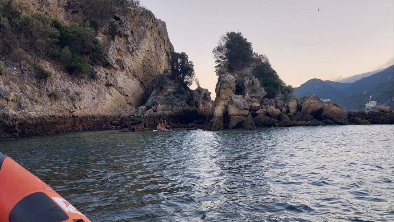 Resgatadas três jovens que praticavam paddle no Portinho da Arrábida