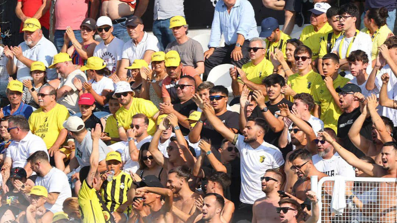 Susto em Varzim. Bancada no estádio cede após festejos de adeptos do Fafe