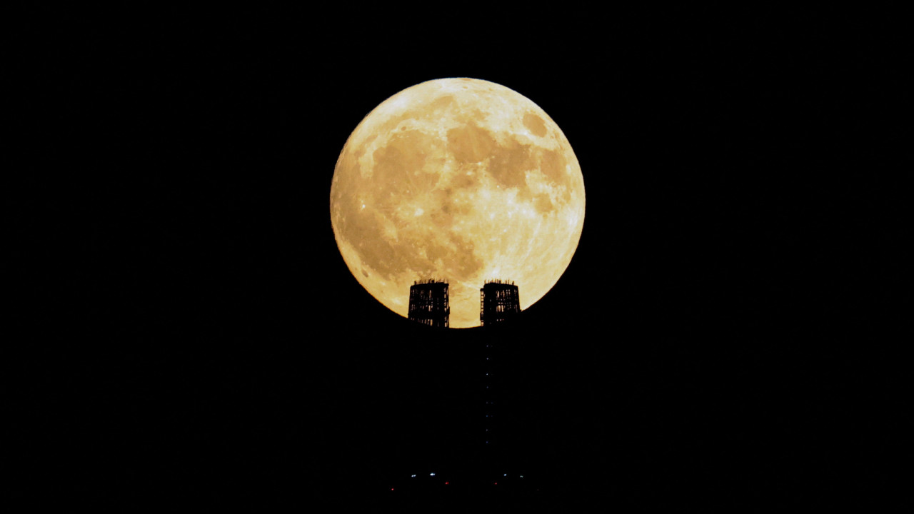 Esta semana poderá ver uma Super Lua e um eclipse lunar parcial