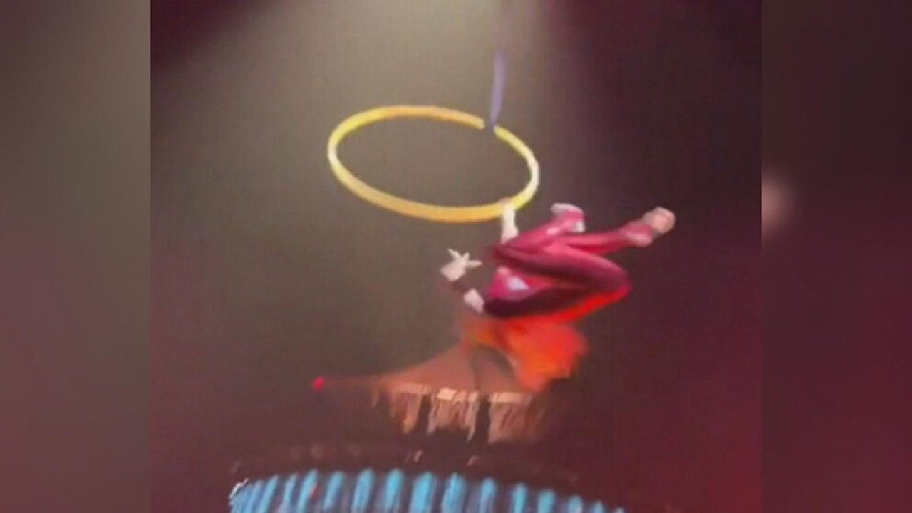 Cirque du Soleil performer falls during show in USA. There is video