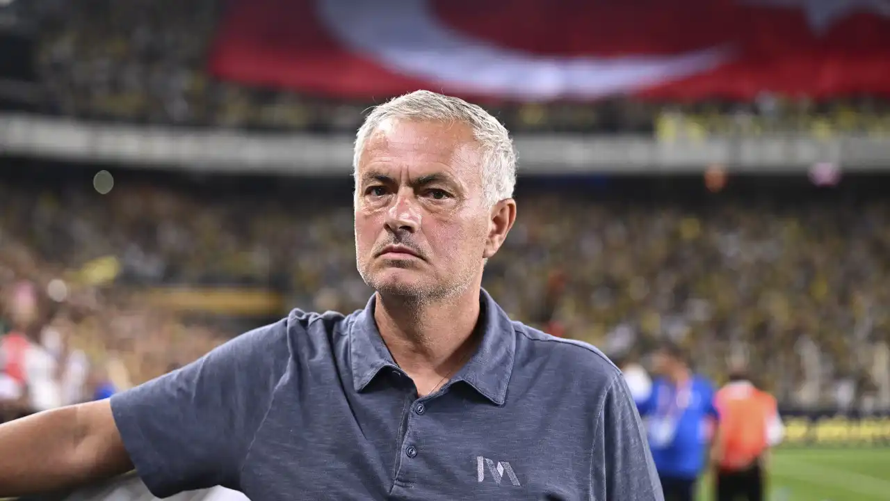 Antalyaspor-Fenerbahçe: O onze de Mourinho em busca de calar as críticas