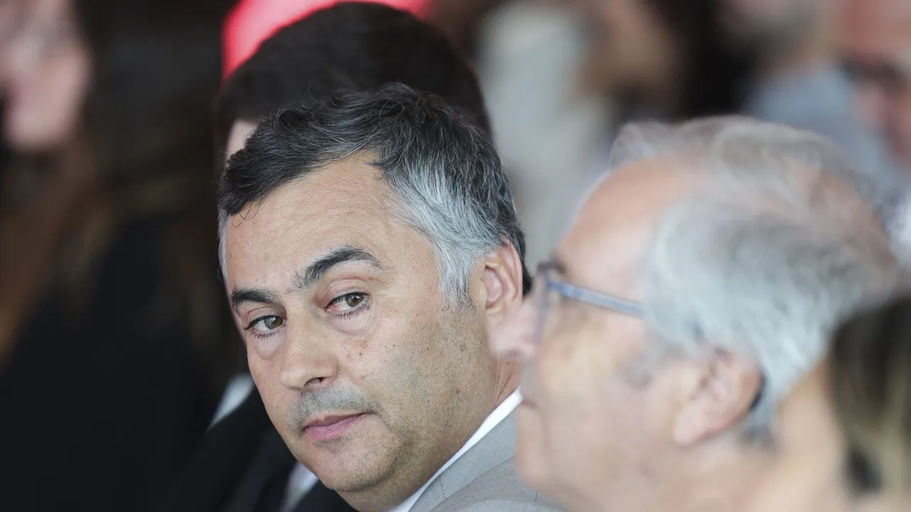 Ministro pede desculpa a professores. 