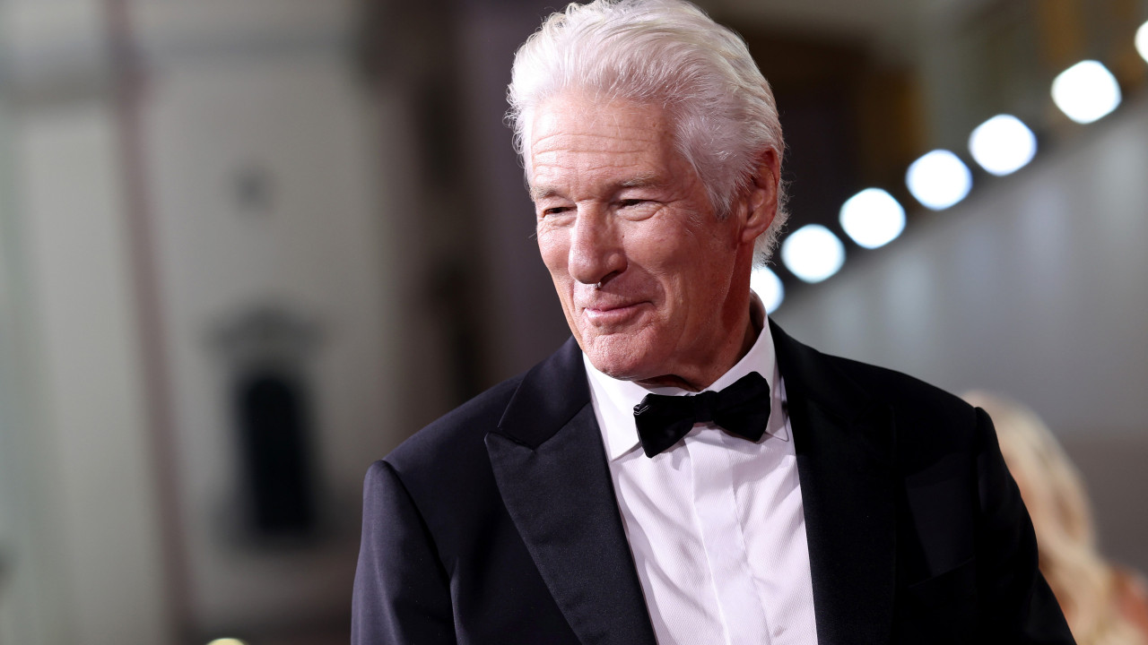 Richard Gere transformed the mansion into a 'bunker' by erecting 4-metre-high walls.