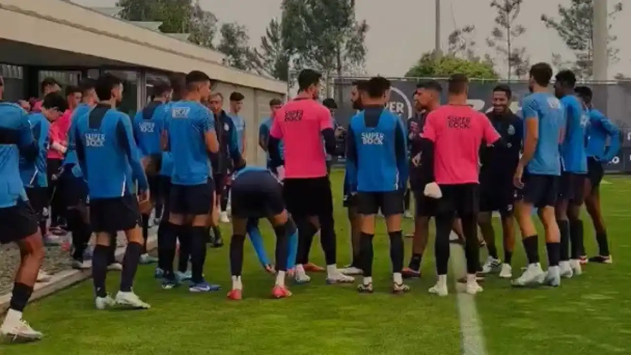 As imagens do treino do FC Porto antes da visita até Guimarães