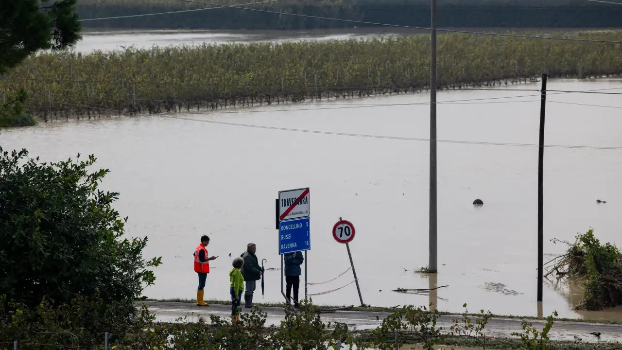 Governo de Itália declara estado de emergência em Emilia-Romanha e Marche