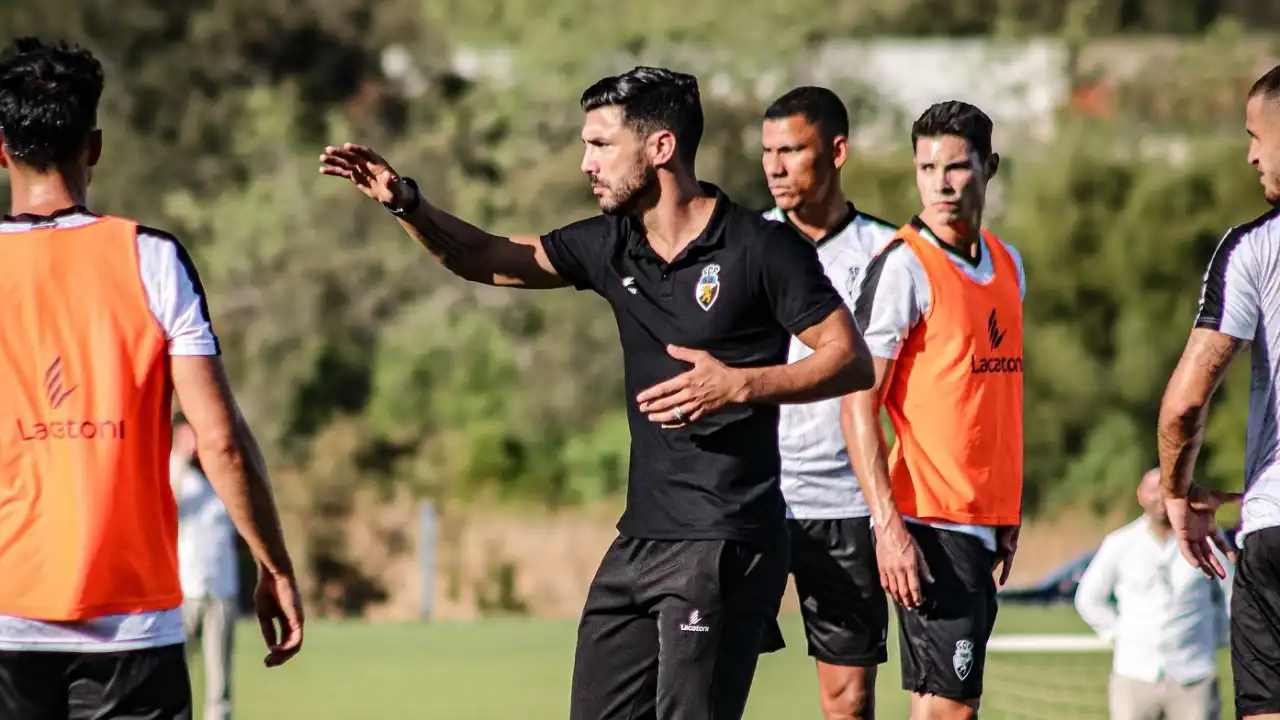 Tozé Marreco mostra "confiança muito grande" nos jogadores do Farense