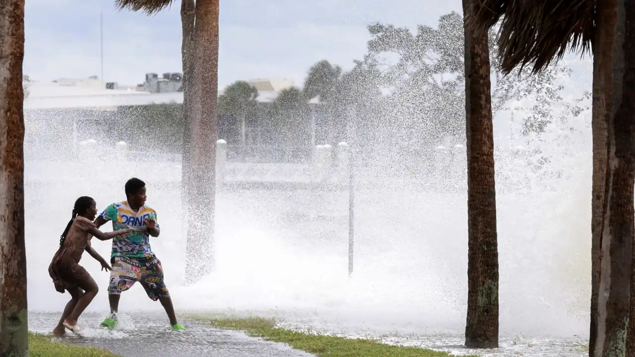 Helene deixa rasto de destruição na Florida e faz pelo menos 1 morto