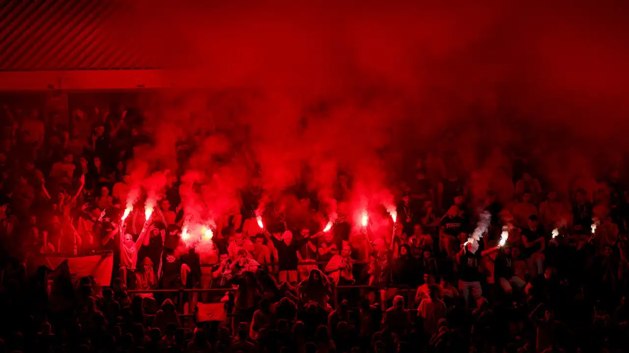 Cânticos contra João Pinheiro (e não só) no Bessa valem multa ao Benfica