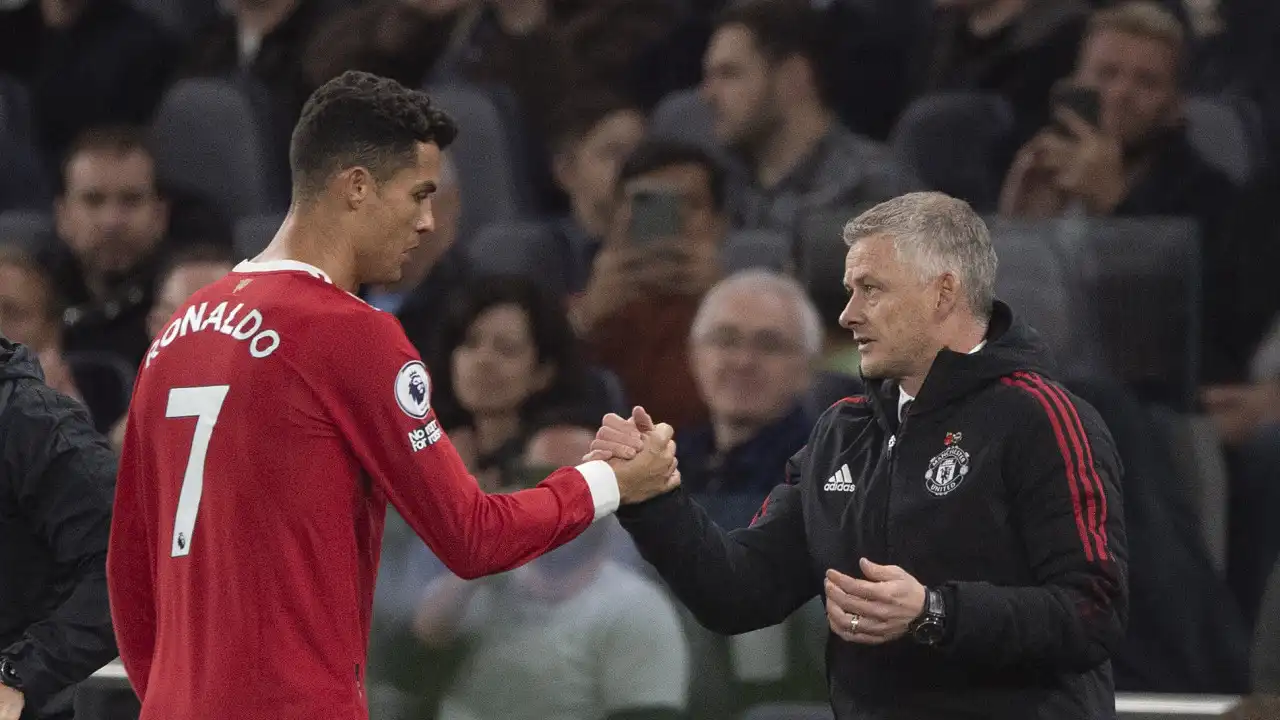 Solskjær assume que contratar Cristiano Ronaldo foi um erro: "No City..."