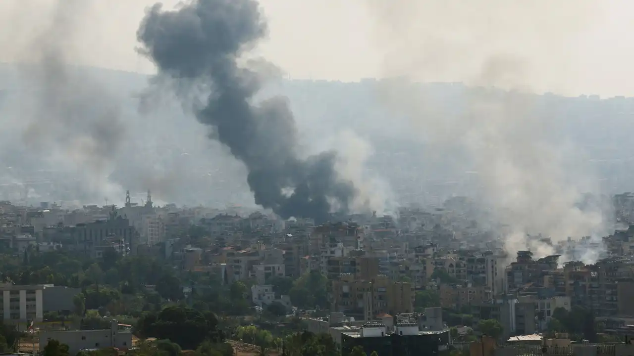 Israel bombardeia centro de Beirute. Faz pelo menos 22 mortos