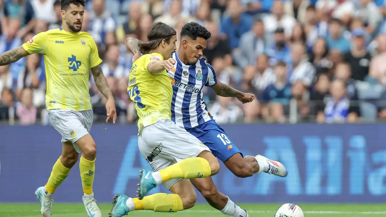 Popovic lamenta derrota no Dragão: "11 contra 10 ia ser difícil"