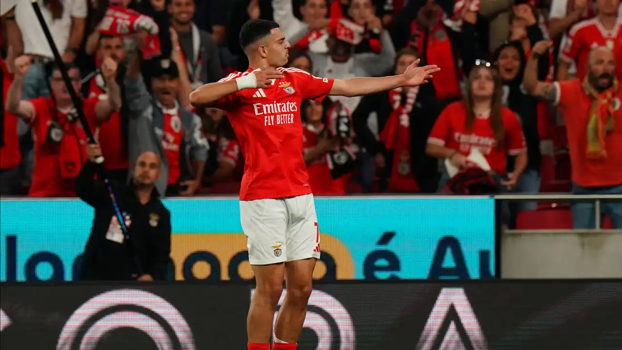 Chegar, 'faturar' e conquistar? Benfica não quer deixar fugir Amdouni