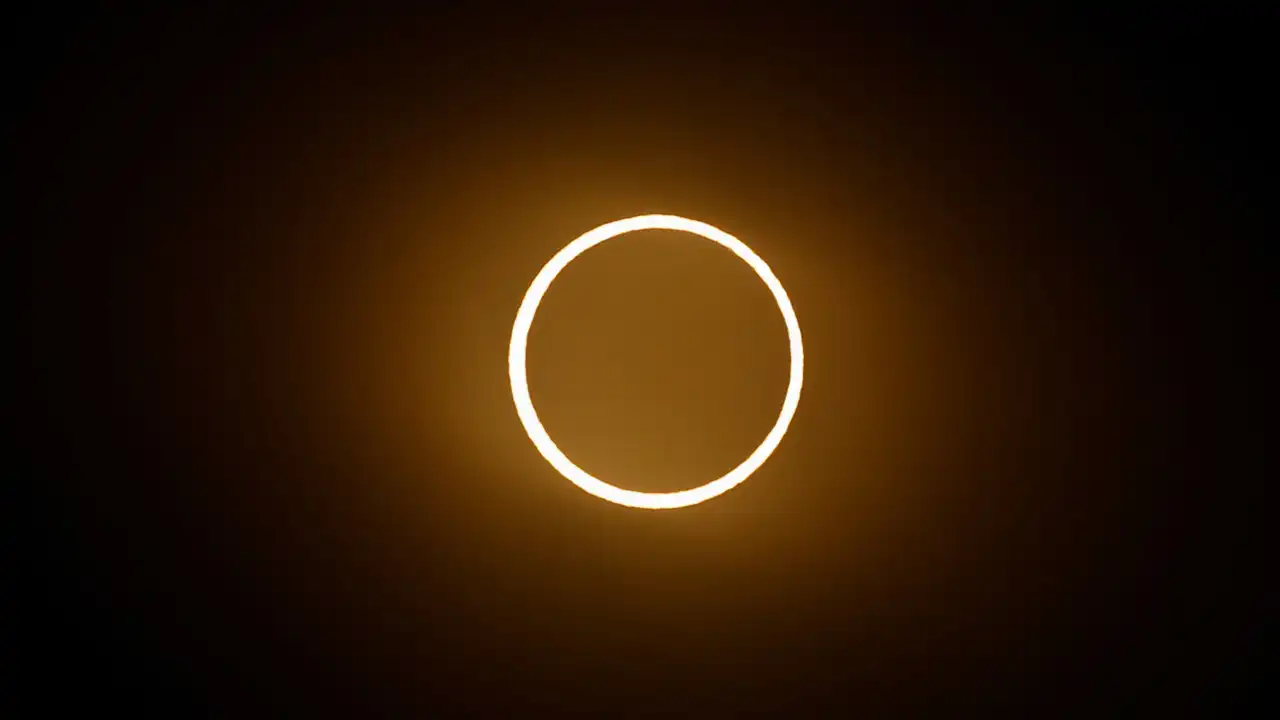 Eclipse com 'anel de fogo' encanta extremo sul da América. Eis as imagens