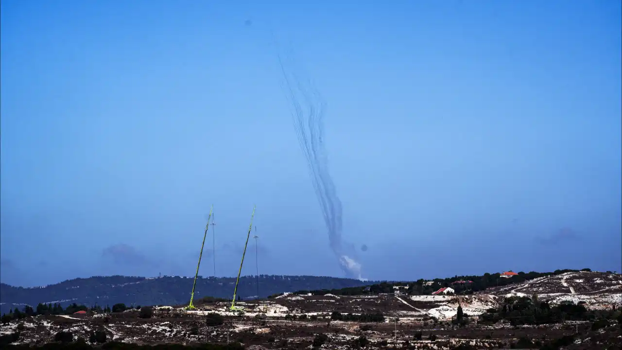 Hezbollah insta israelitas perto de instalações militares a protegerem-se