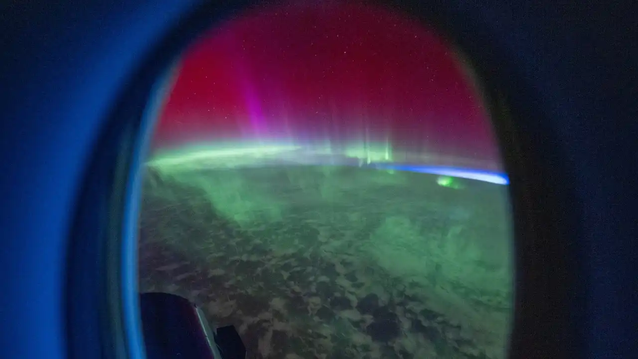 Astronauta volta a deslumbrar com imagens de auroras vistas do Espaço