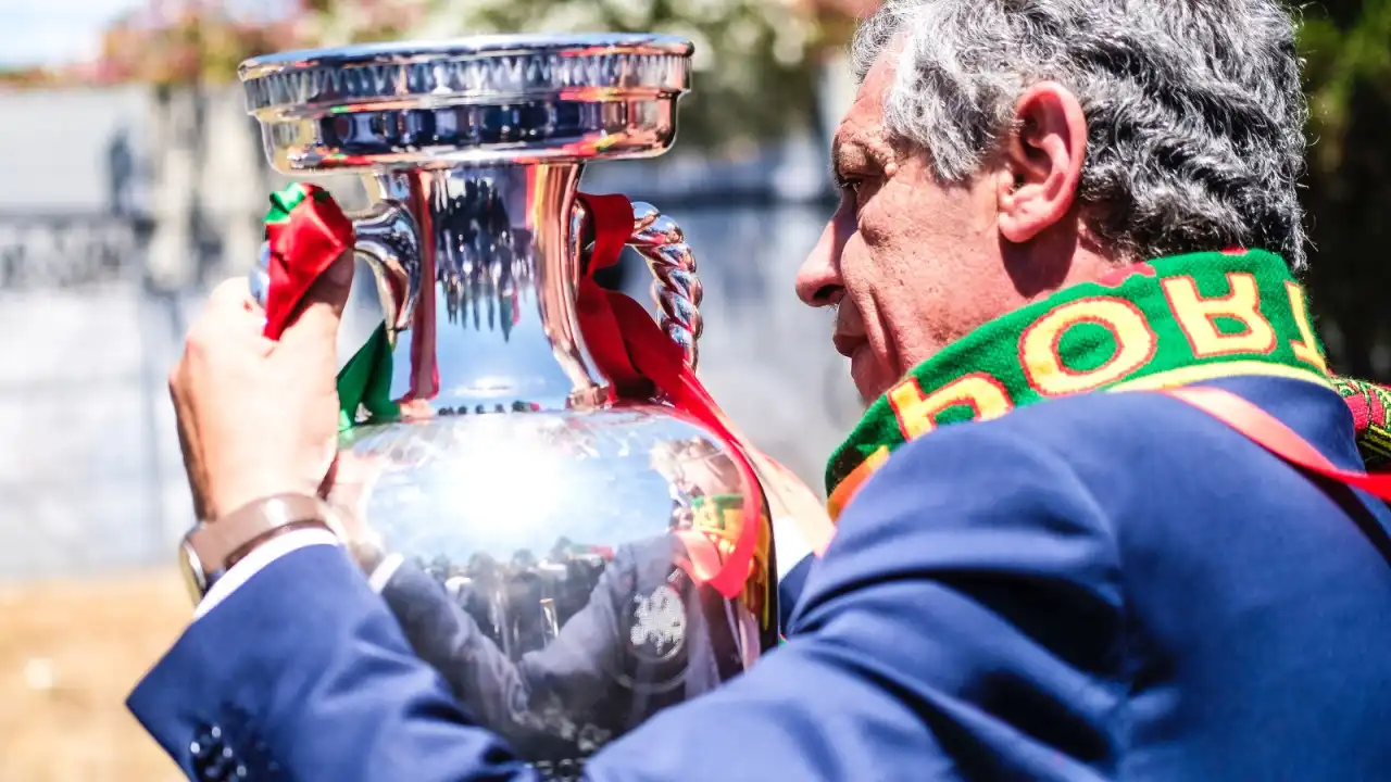 FPF felicita Fernando Santos pelo 70.º aniversário: "Para a história"