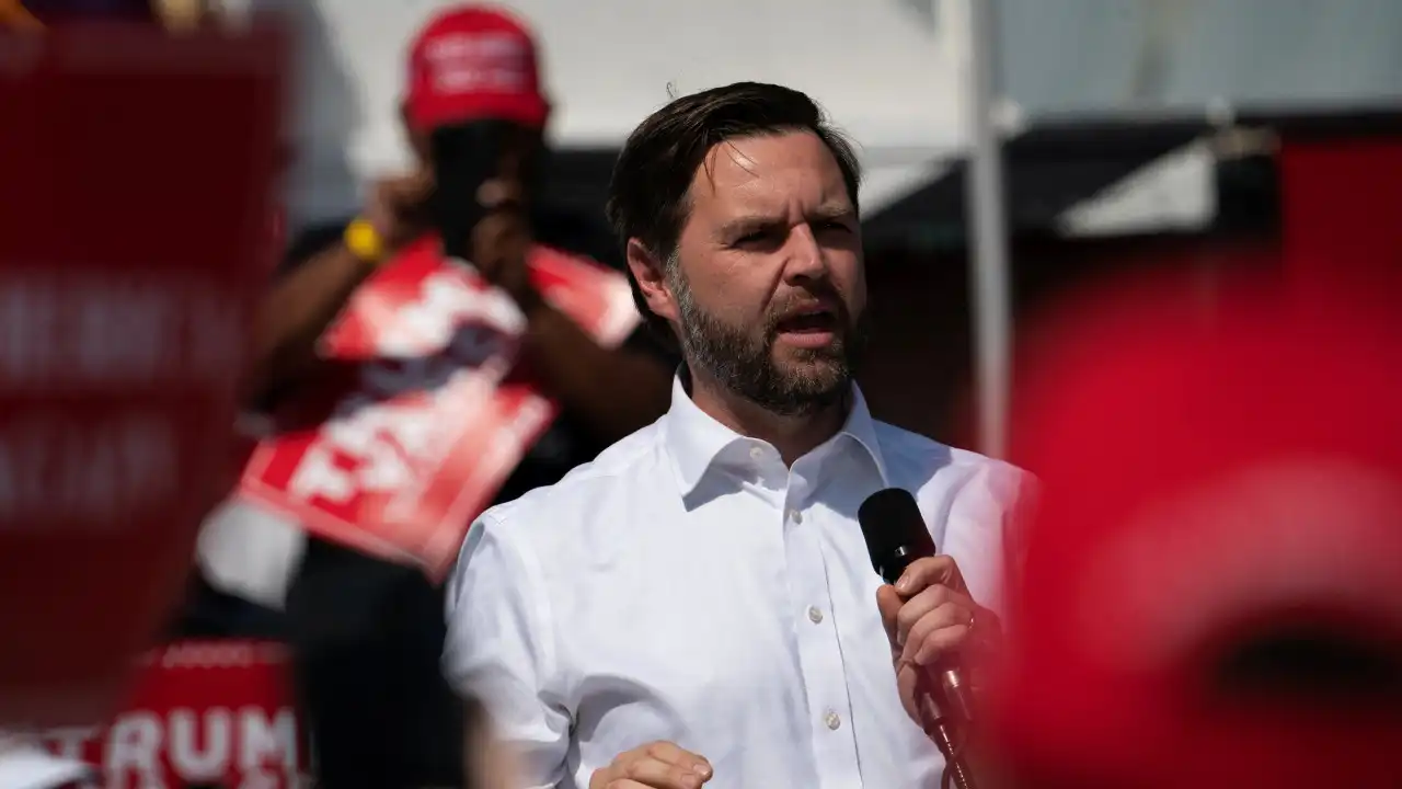 JD Vance promete apoio à indústria numa das cidades mais pobres dos EUA