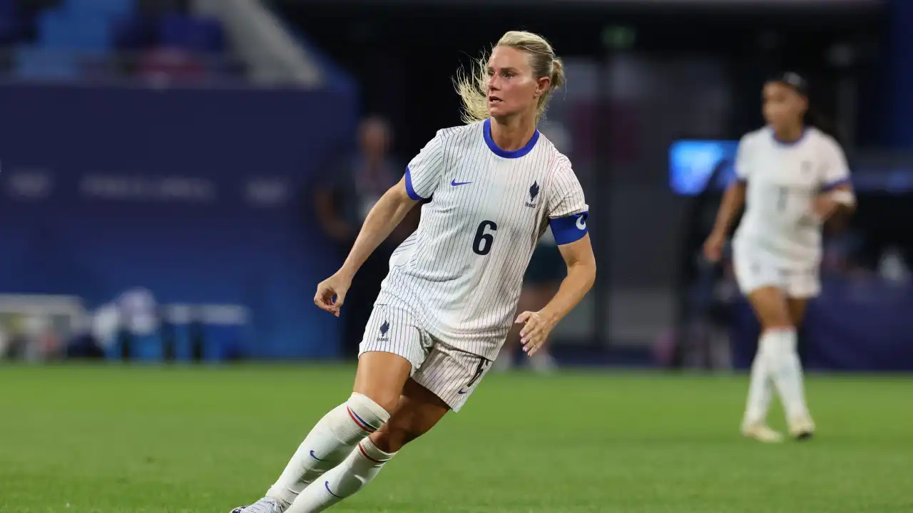 Futebolista francesa Amandine Henry anuncia retirada da seleção