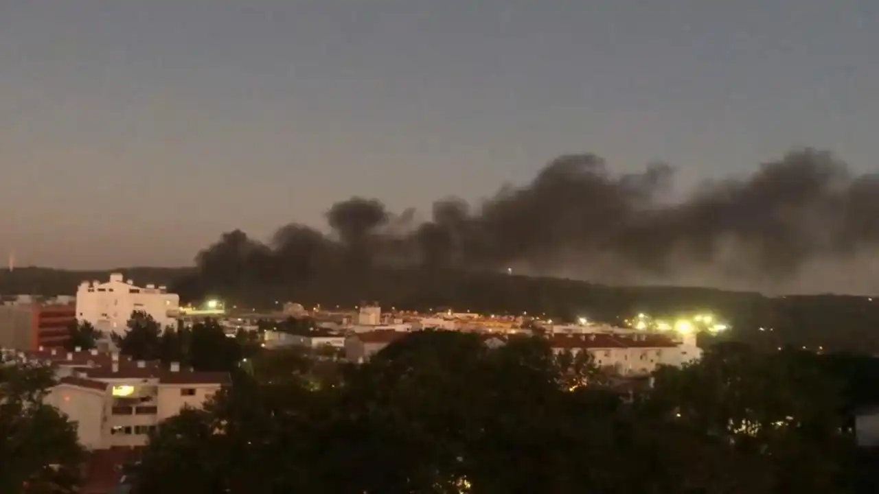 "influenciado". PJ detém jovem por suspeita de incêndio urbano em Lisboa