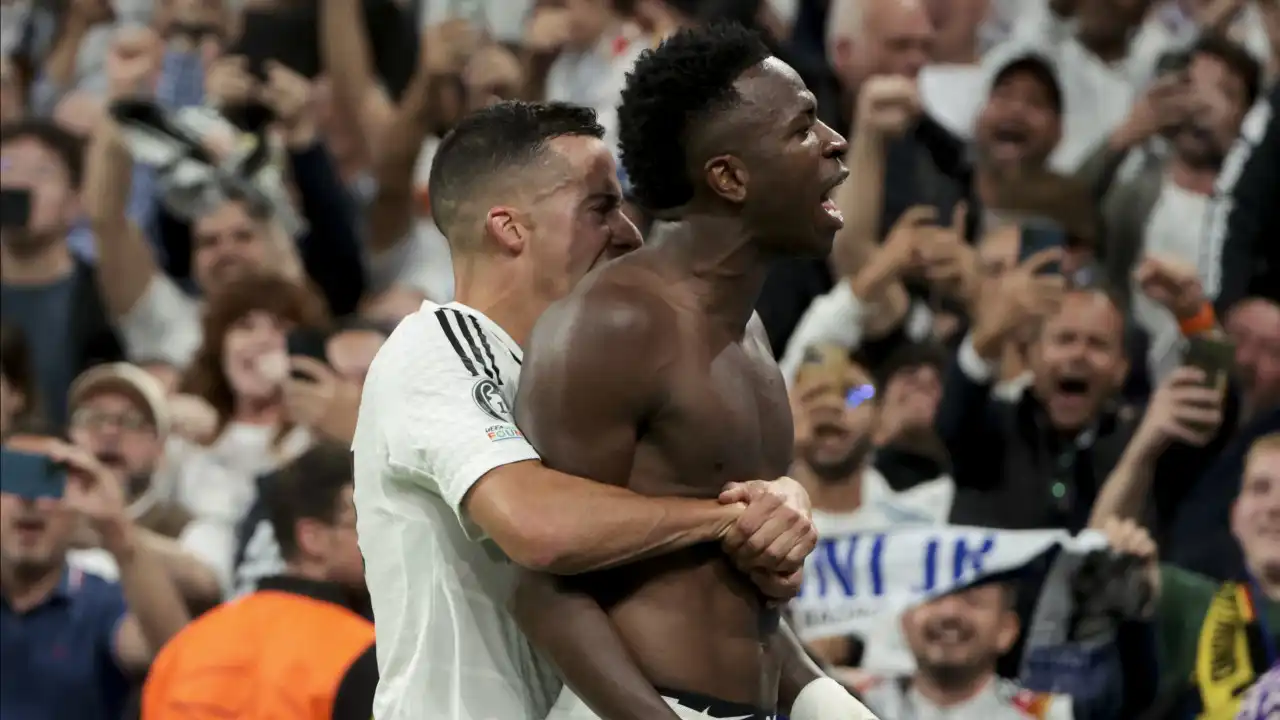 Ancelotti rendido a Vinícius Júnior: "Vai ganhar a Bola de Ouro"