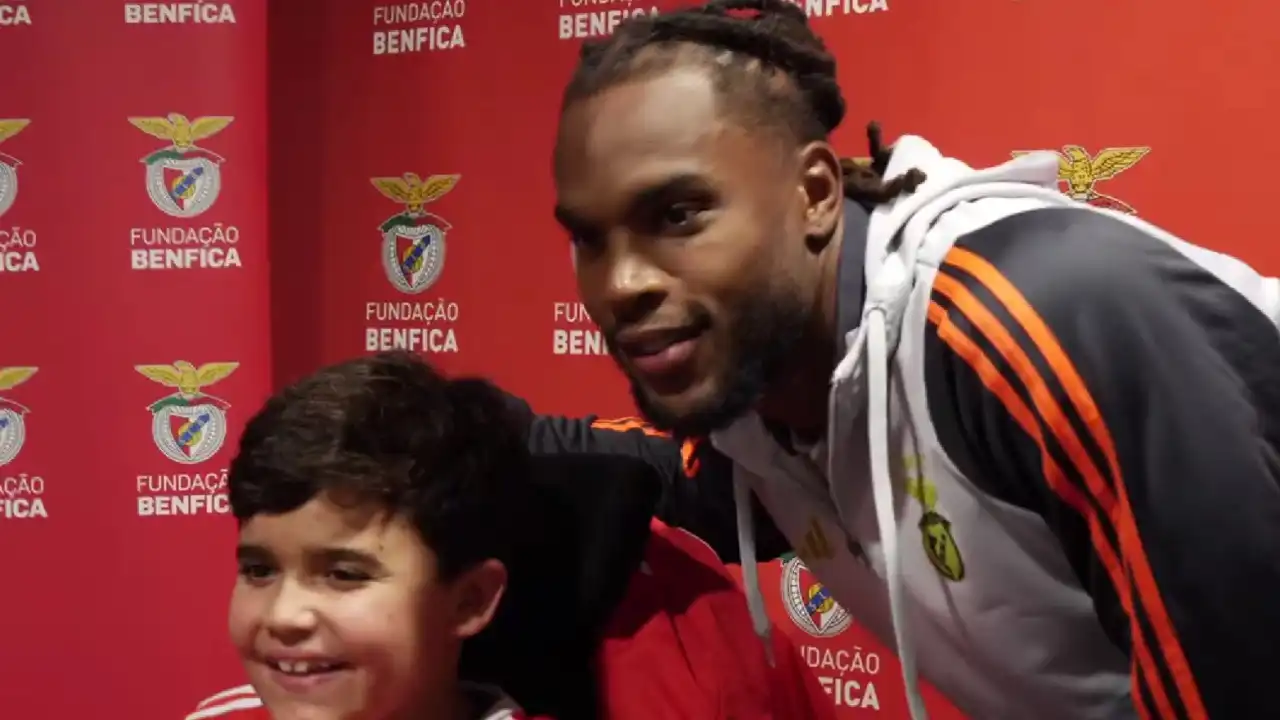 De Renato Sanches a Bruno Lage. Benfica cumpre sonho de adepto especial