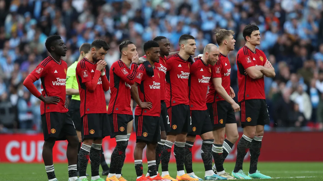 'Mar de problemas'. Tudo o que Amorim terá de enfrentar em Old Trafford