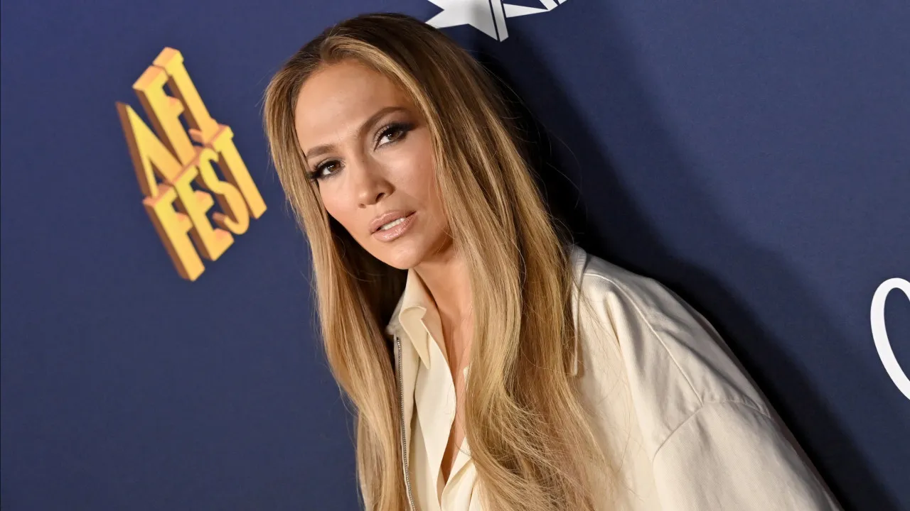 Jennifer Lopez marca presença na campanha de Kamala Harris