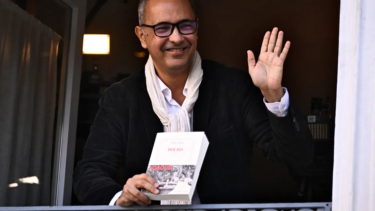 Kamel Daoud vence Prémio Goncourt com romance 'Houris'