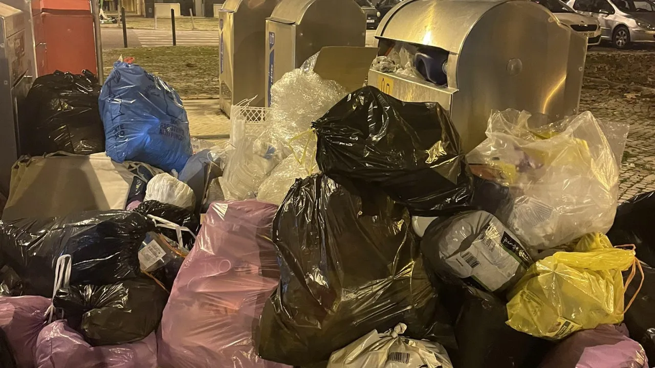 Lisbon's Garbage Crisis: João Ferreira Calls Out City Hygiene Failures Before Christmas