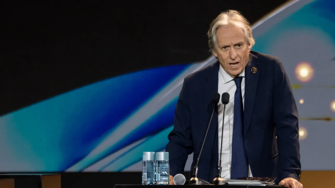 Jorge Jesus’ Bilingual Speech at Globe Soccer Awards