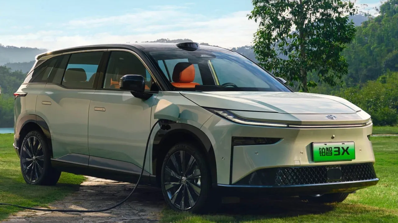 Toyota lança o bz3x na china e soma 10. 000 encomendas numa hora