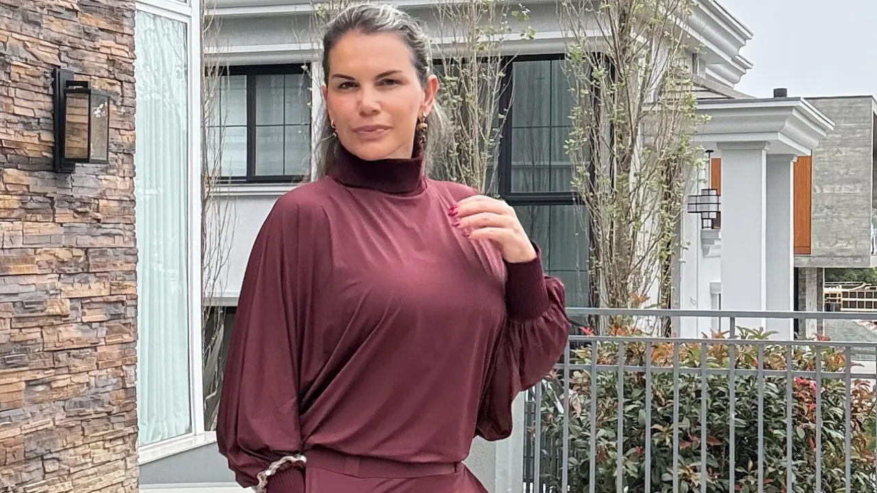 Katia aveiro criticada por não ter ajudado criança que vendia na praia