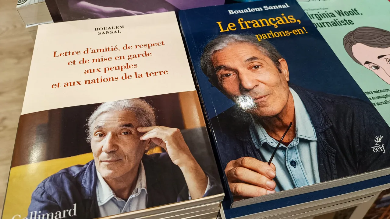Escritor Boualem Sansal distinguido em França. Está detido em Argel