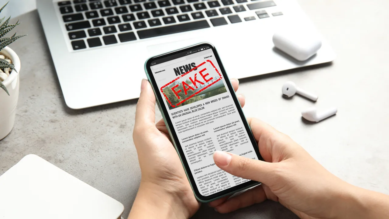 Normalização da desinformação: Momentos de viragem? Brexit e Trump (2016)