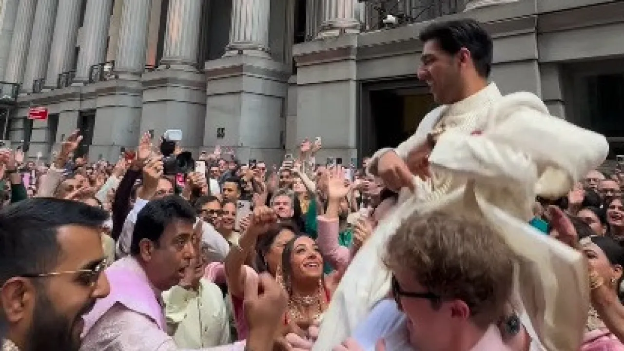 Ao estilo de bollywood. Casamento indiano 'fecha' wall street