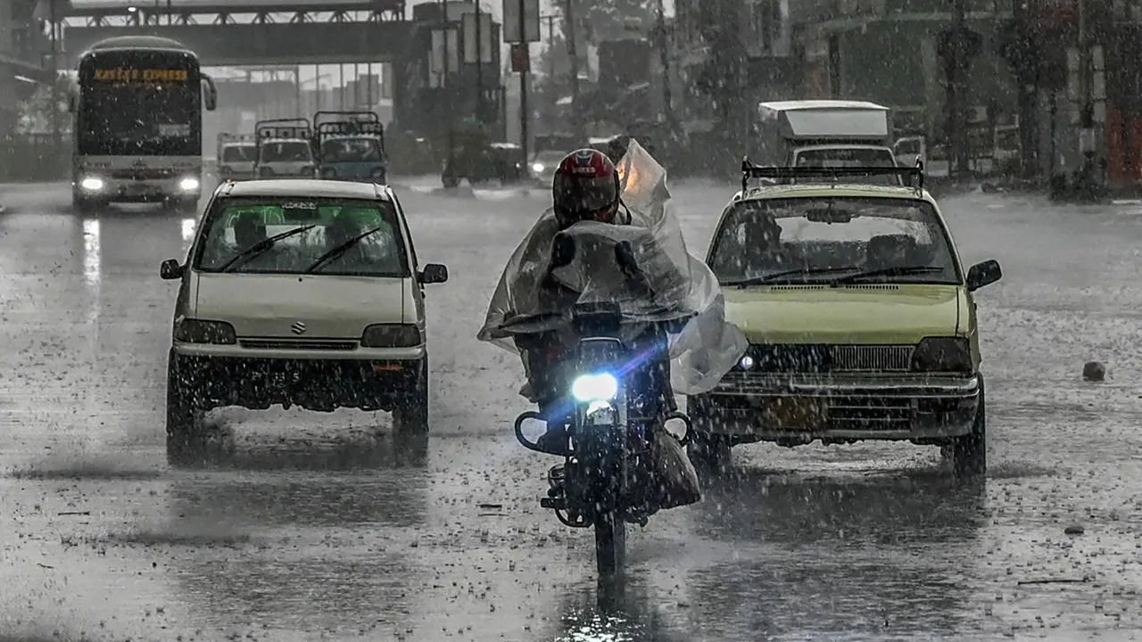 Tempestades violentas causam 32 mortos e mais de 150 feridos no paquistão